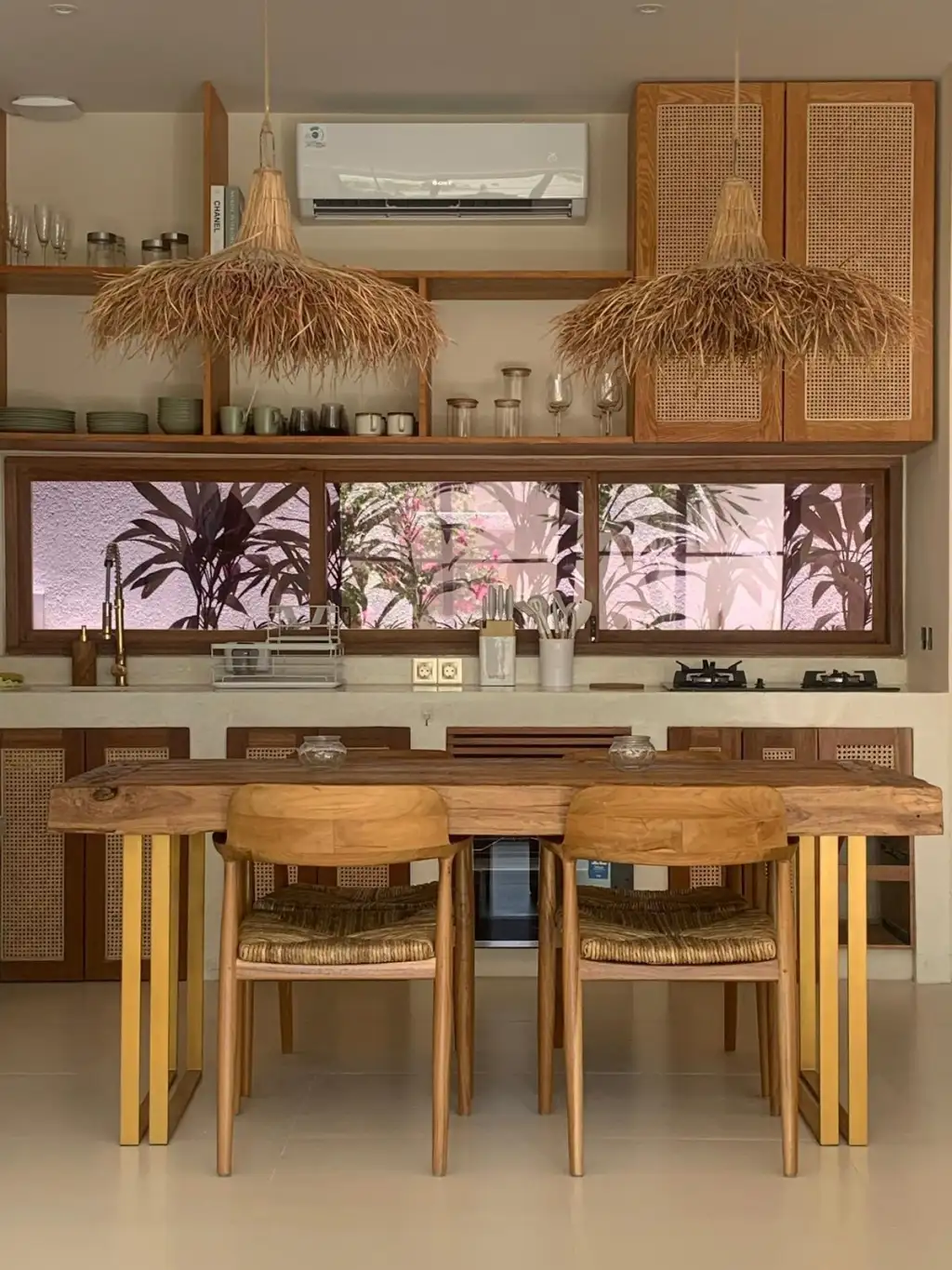 Villa 185m² in Indonesia, Canggu. Priced at 195000$ rent photo-13