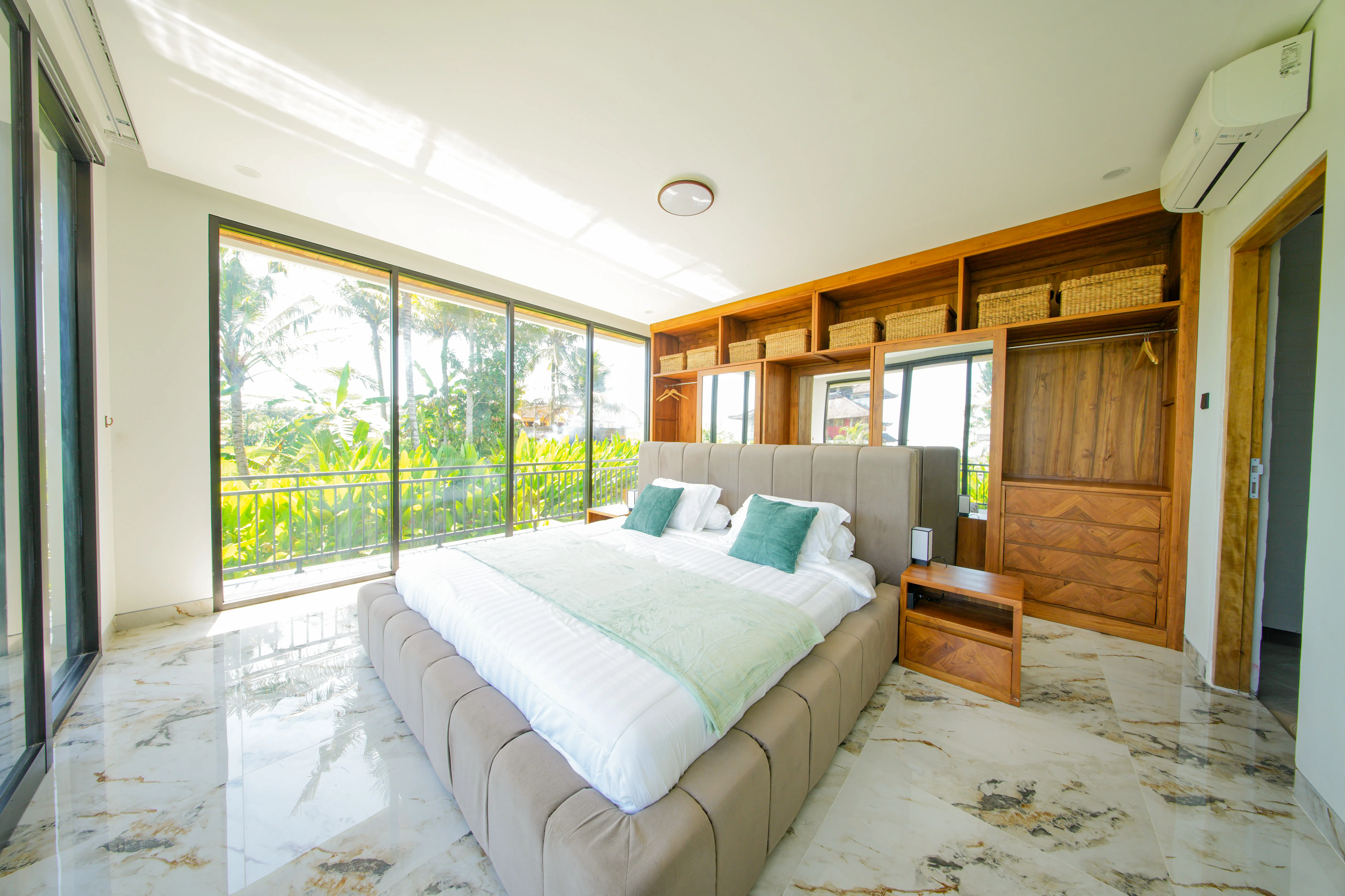 Villa 430m² in Indonesia, Ubud. Priced at 550000$ rent photo-11
