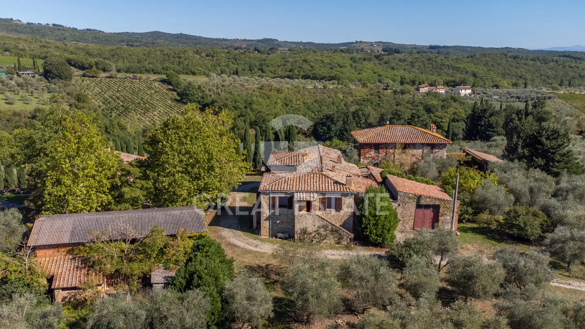 House 1030m² in Italy, Siena. Priced at 1250000€ rent photo-1