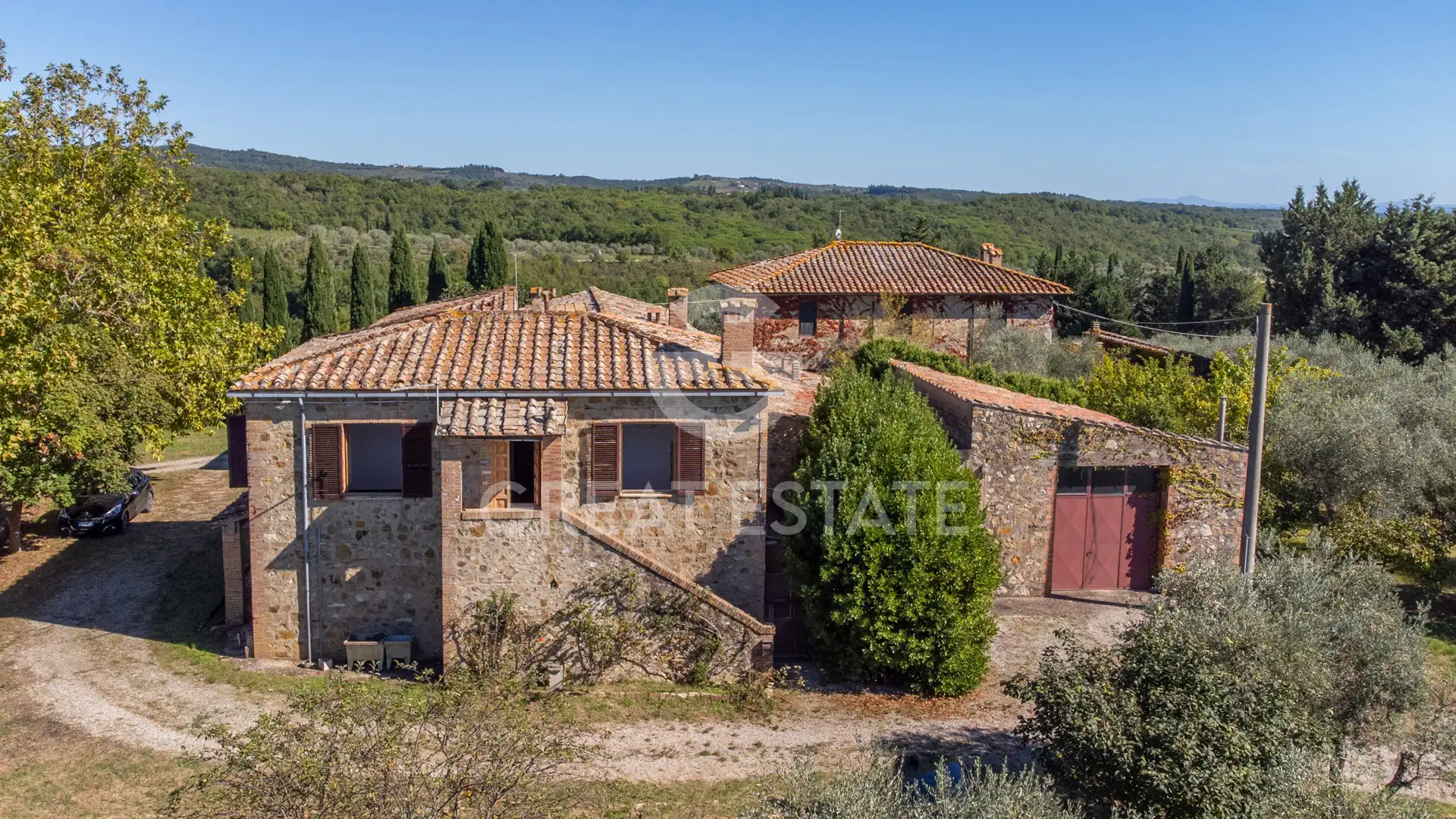 House 1030m² in Italy, Siena. Priced at 1250000€ rent photo-2