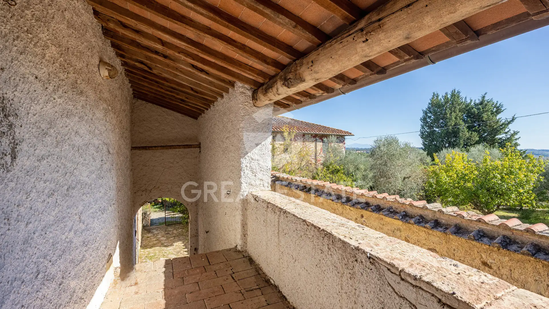 House 1030m² in Italy, Siena. Priced at 1250000€ rent photo-4