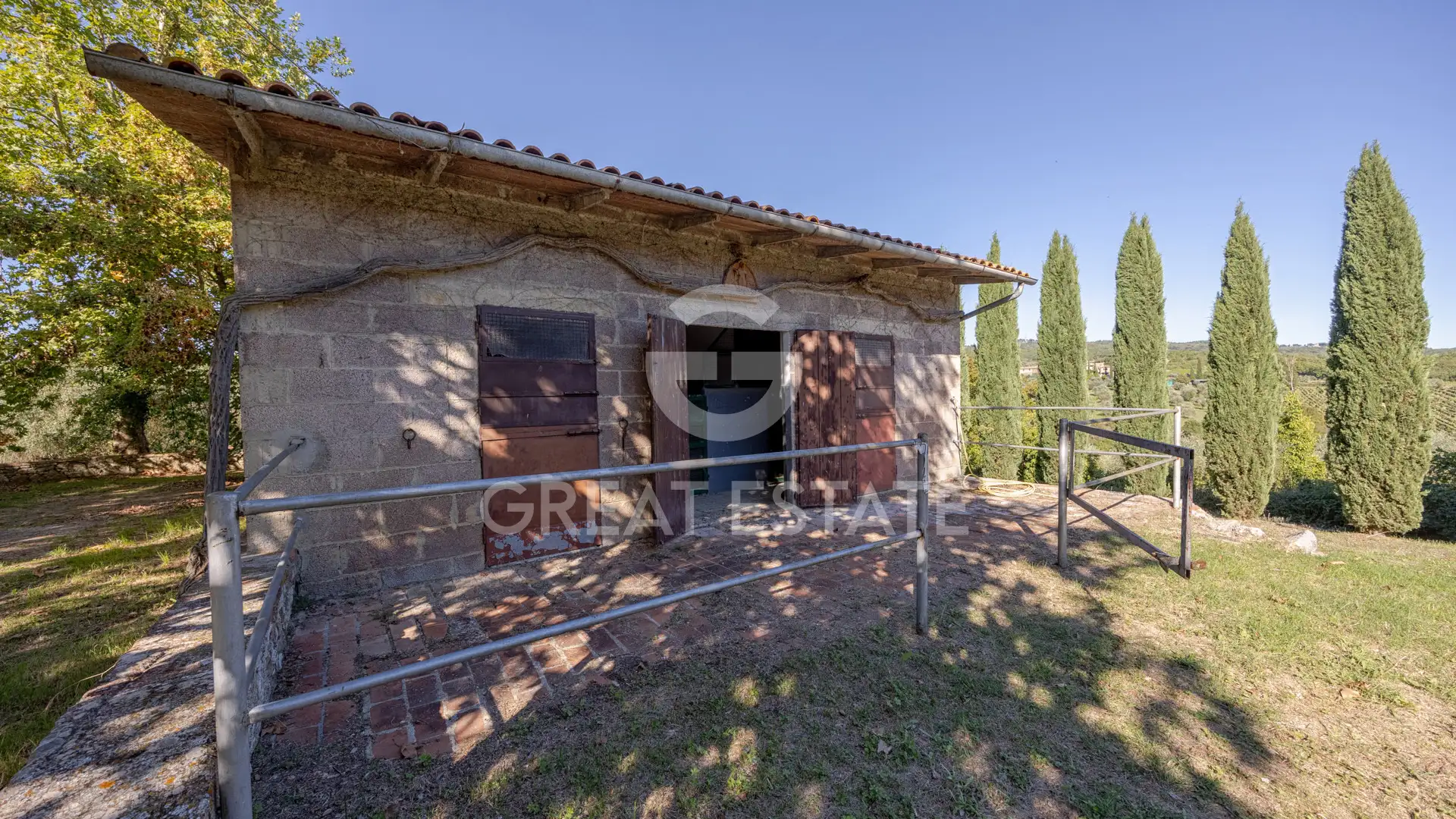 House 1030m² in Italy, Siena. Priced at 1250000€ rent photo-9
