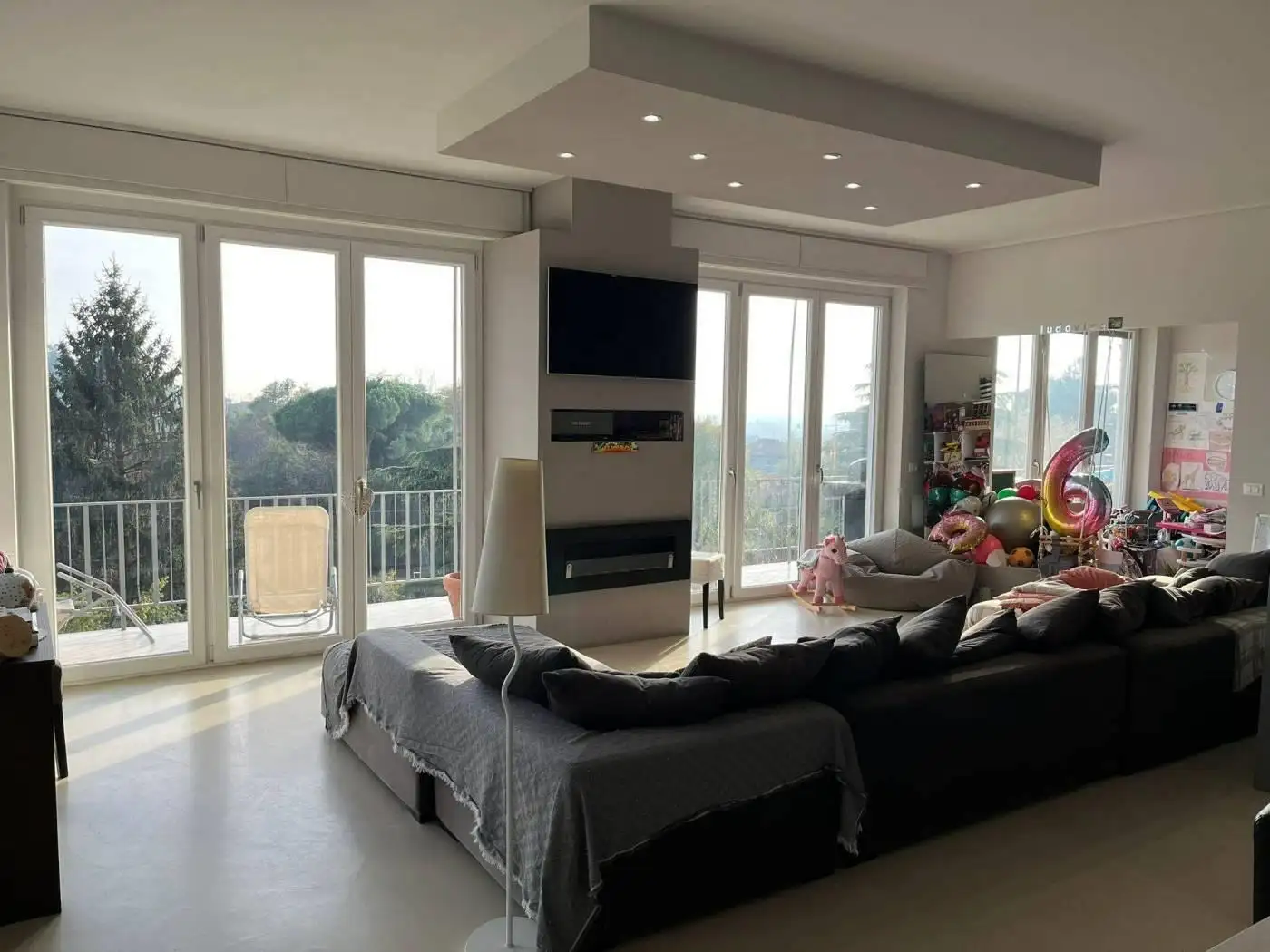House 200m² in Italy, Como. Priced at 480000€ rent photo-3