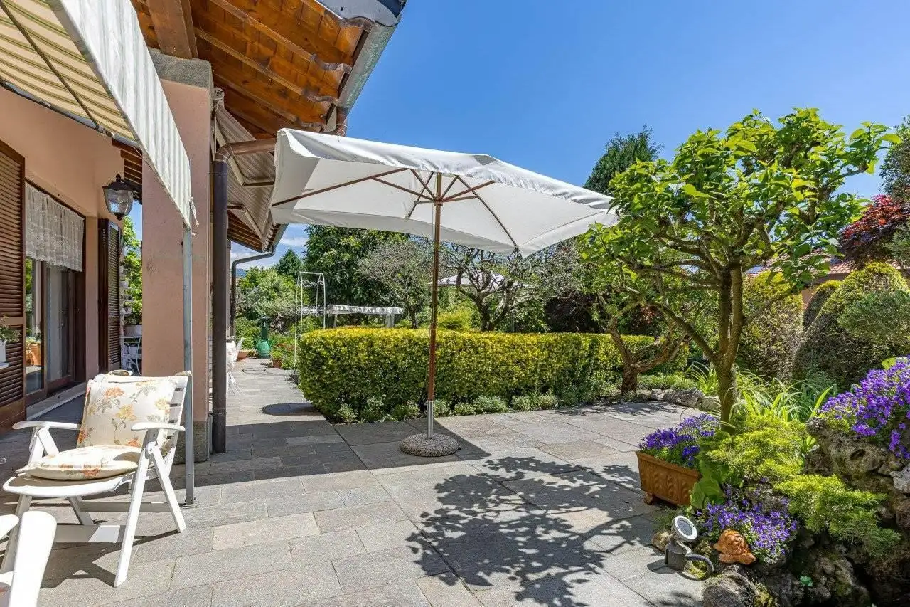Cottage 450m² in Italy, Como. Priced at 870000€ rent photo-5