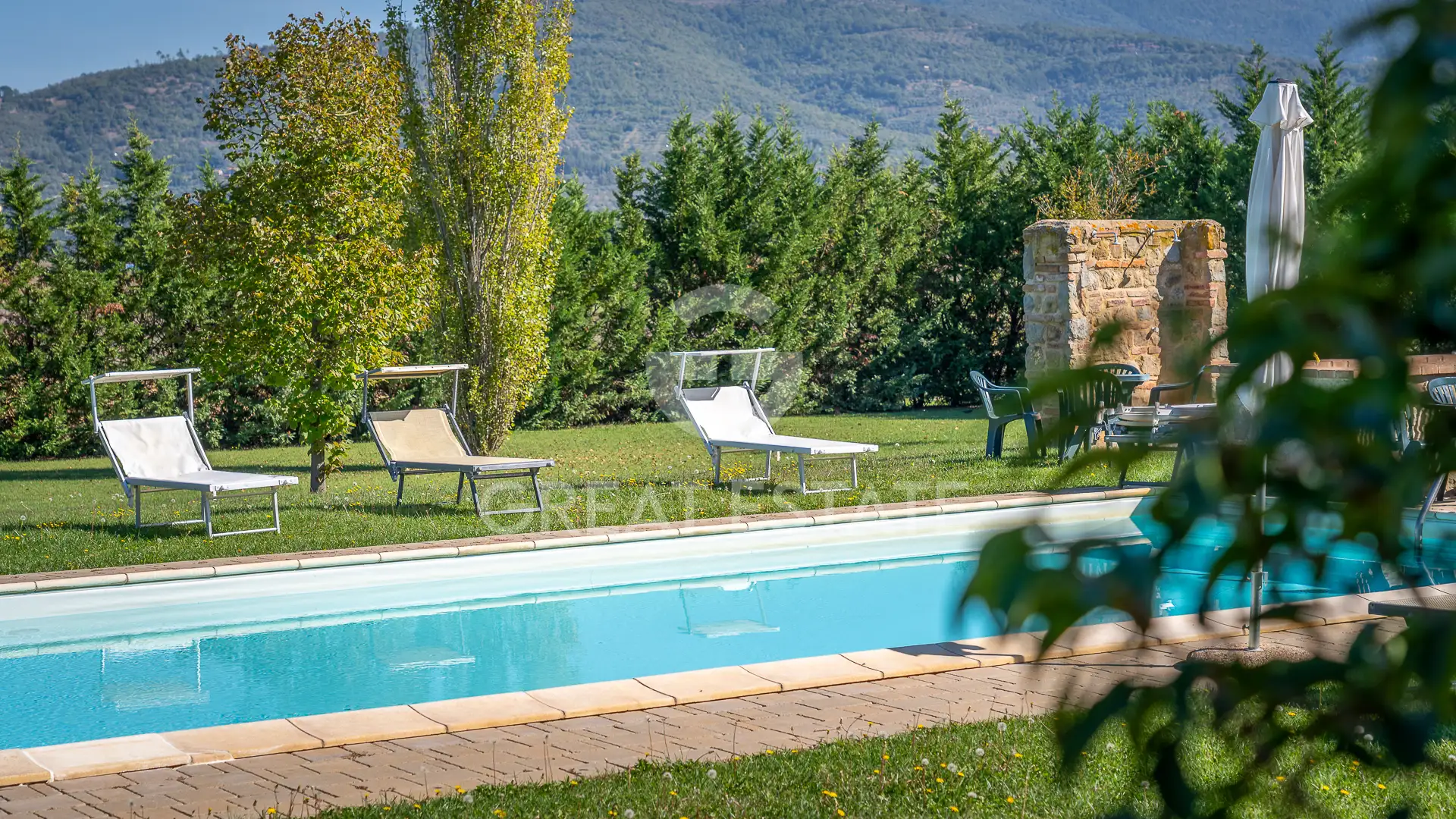 House 411m² in Italy, Arezzo. Priced at 950000€ rent photo-5