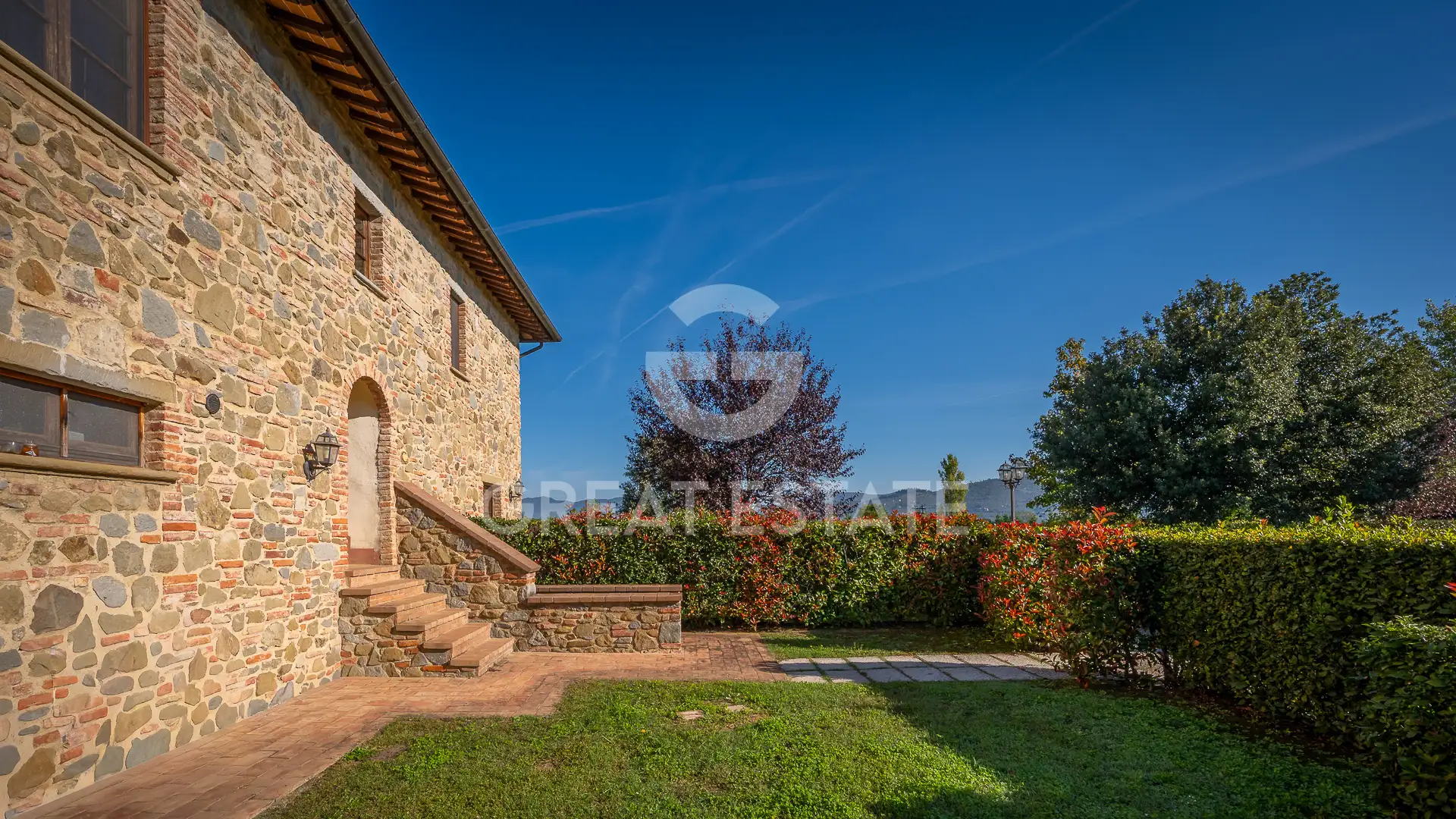 House 411m² in Italy, Arezzo. Priced at 950000€ rent photo-7