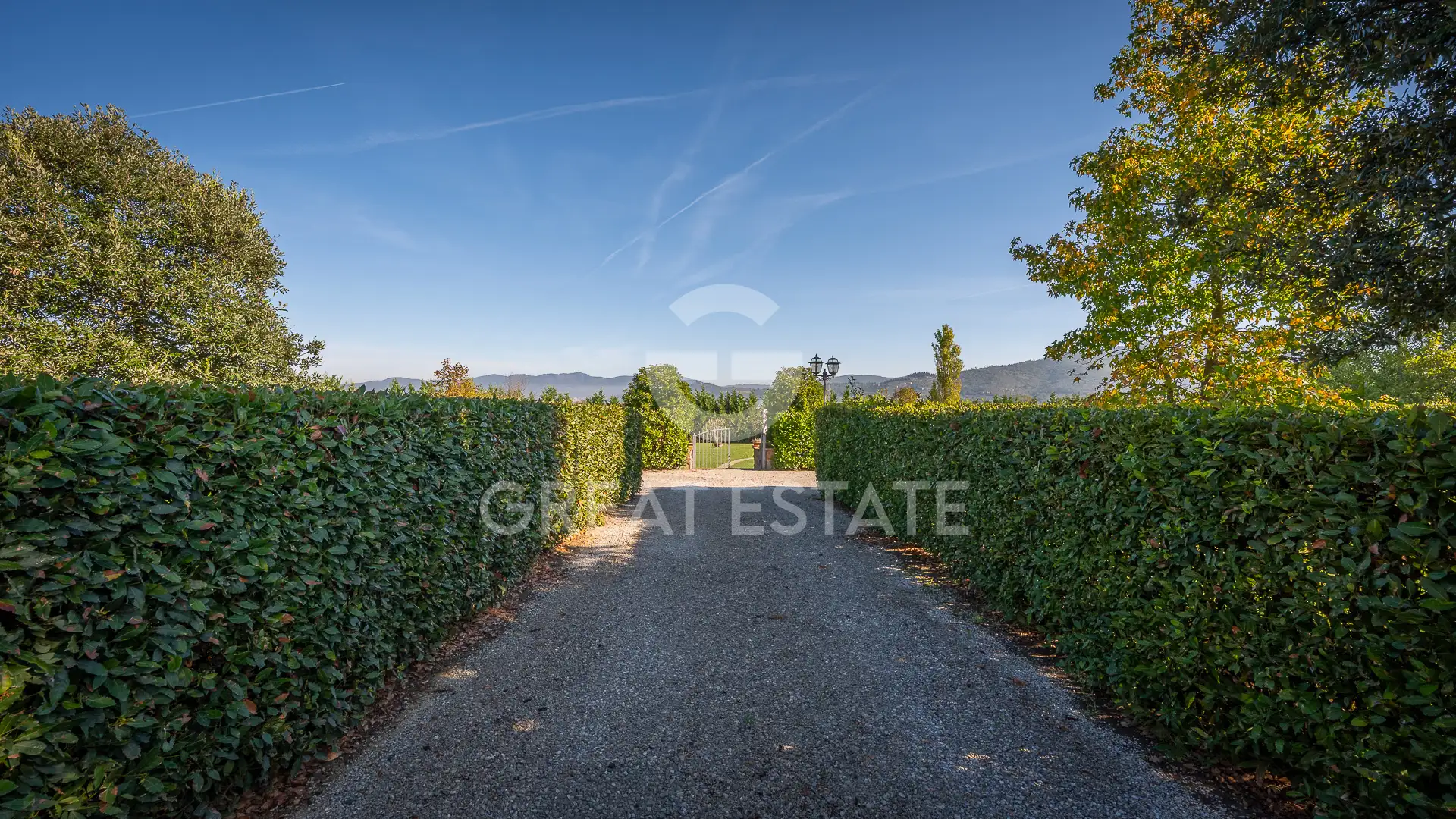 House 411m² in Italy, Arezzo. Priced at 950000€ rent photo-8