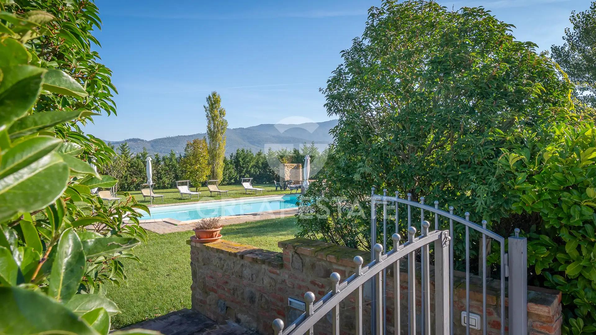 House 411m² in Italy, Arezzo. Priced at 950000€ rent photo-10