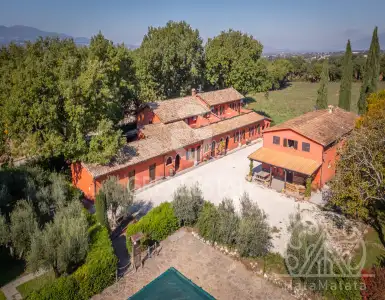 Buy in Italy for 1250000€