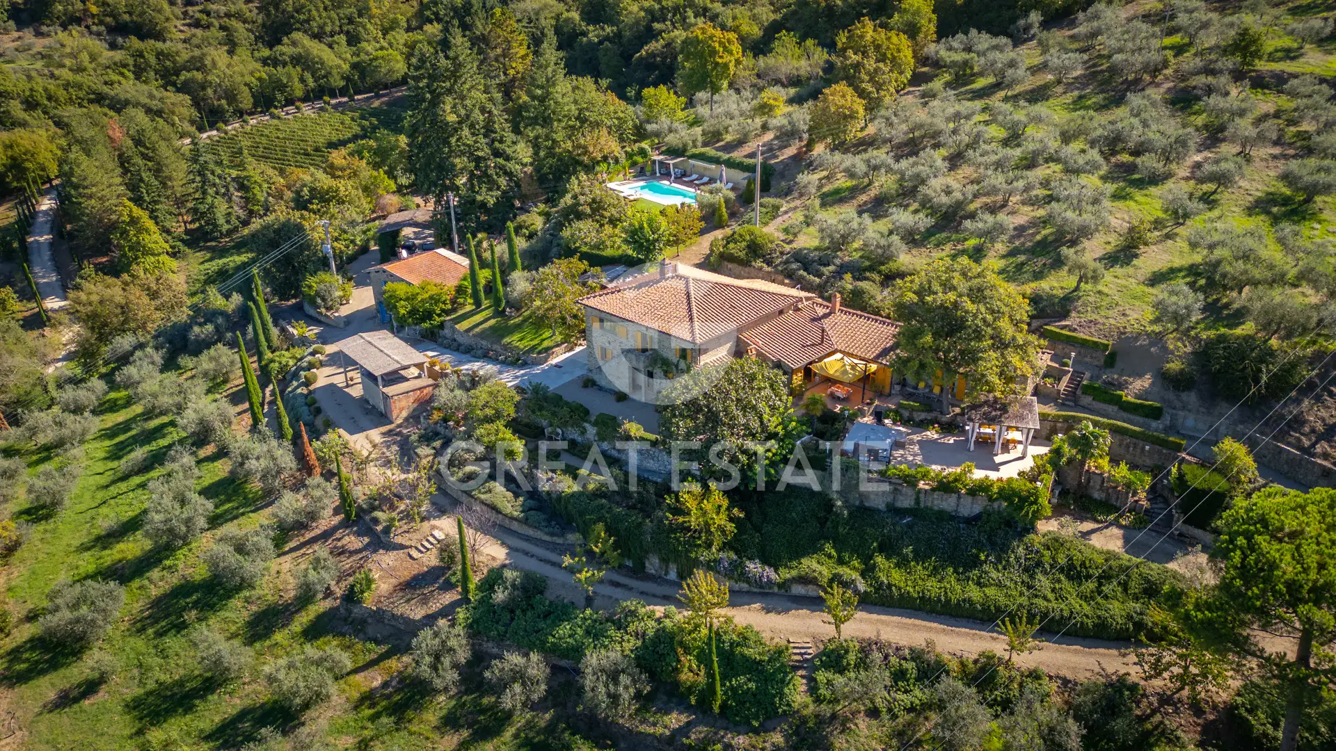 House 542m² in Italy, Arezzo. Priced at 2200000€ rent photo-1