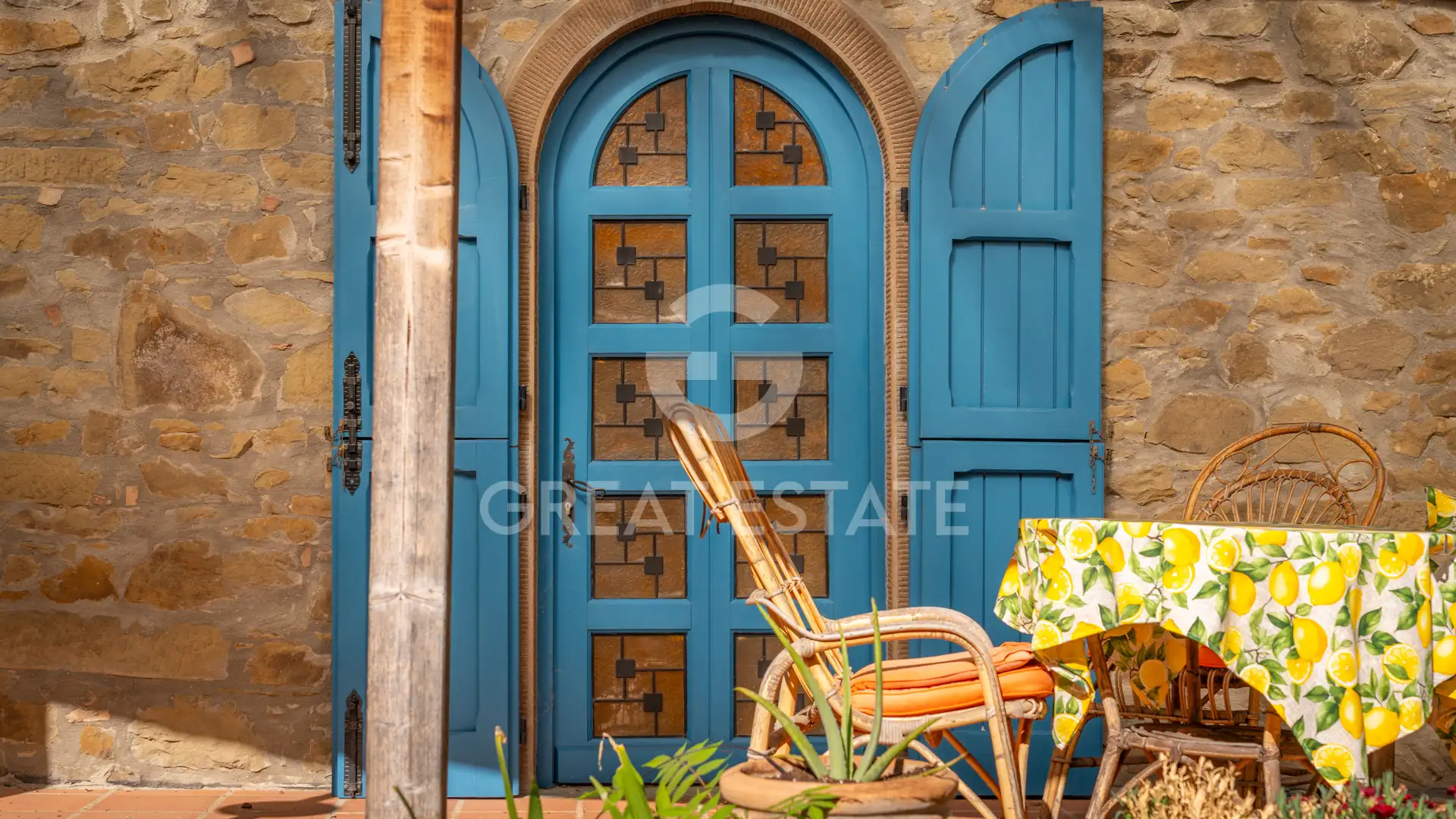 House 542m² in Italy, Arezzo. Priced at 2200000€ rent photo-5