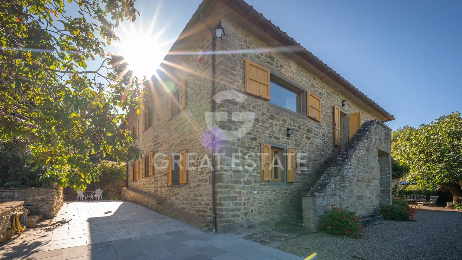 House 542m² in Italy, Arezzo. Priced at 2200000€ rent photo-6