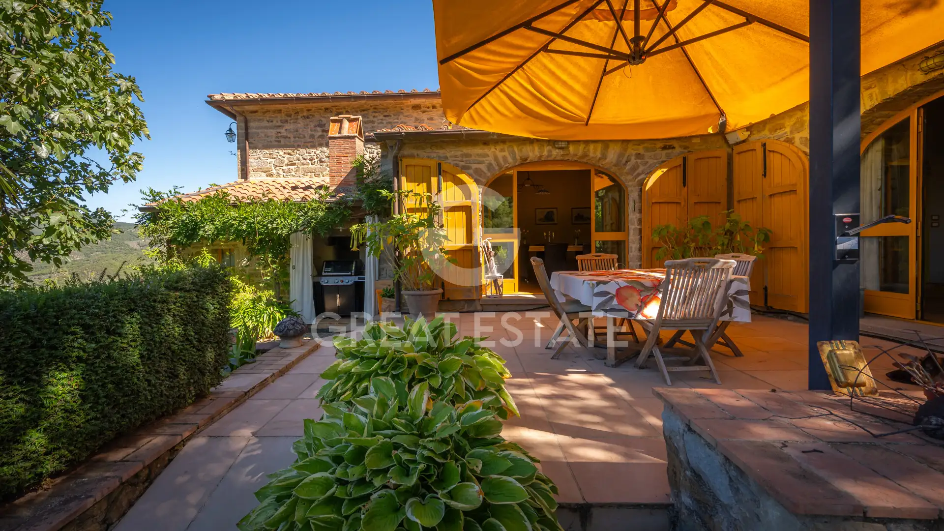 House 542m² in Italy, Arezzo. Priced at 2200000€ rent photo-7