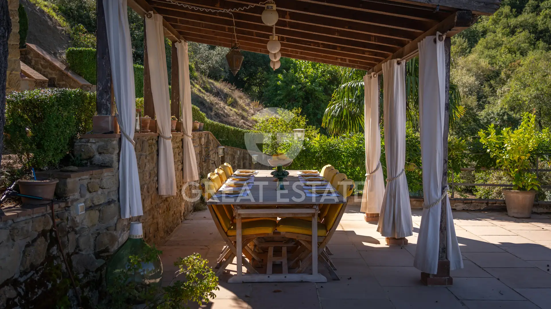 House 542m² in Italy, Arezzo. Priced at 2200000€ rent photo-11