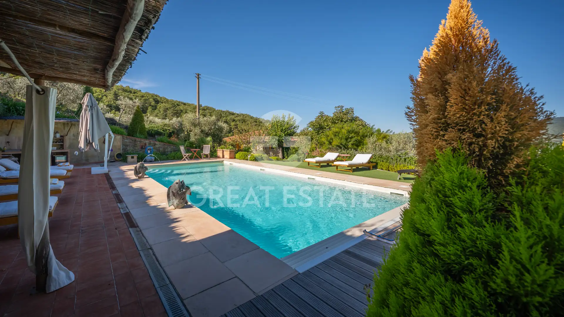 House 542m² in Italy, Arezzo. Priced at 2200000€ rent photo-15