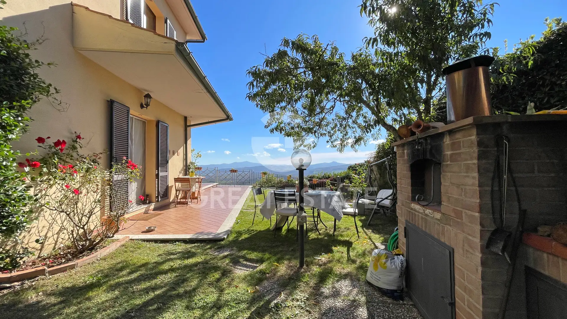 Flat 228m² in Italy, Siena. Priced at 420000€ rent photo-9