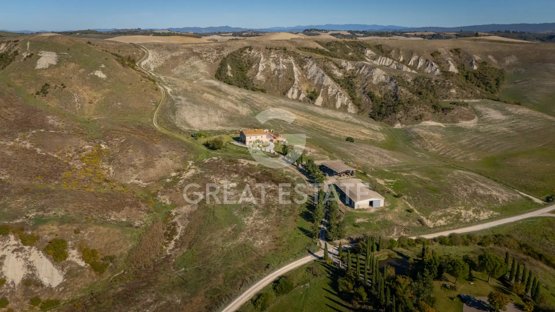 House 1361m² in Italy, Siena. Priced at 1000000€ rent photo-2