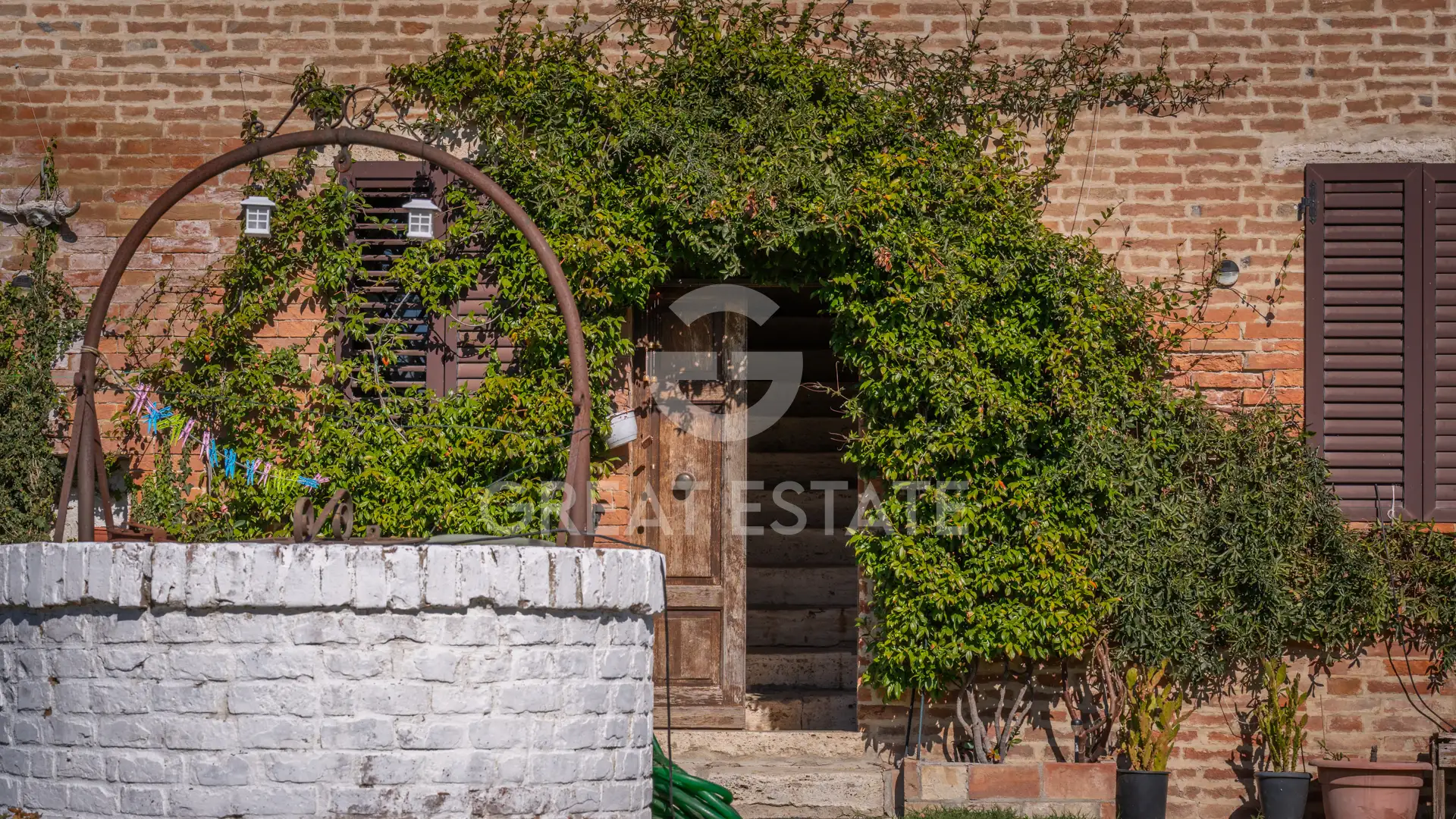 House 1361m² in Italy, Siena. Priced at 1000000€ rent photo-4