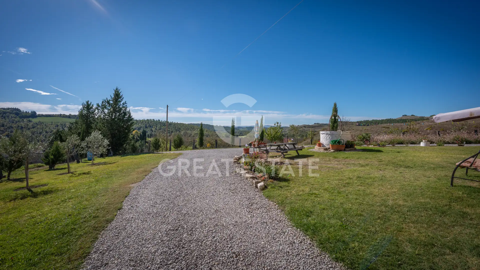 House 1361m² in Italy, Siena. Priced at 1000000€ rent photo-8