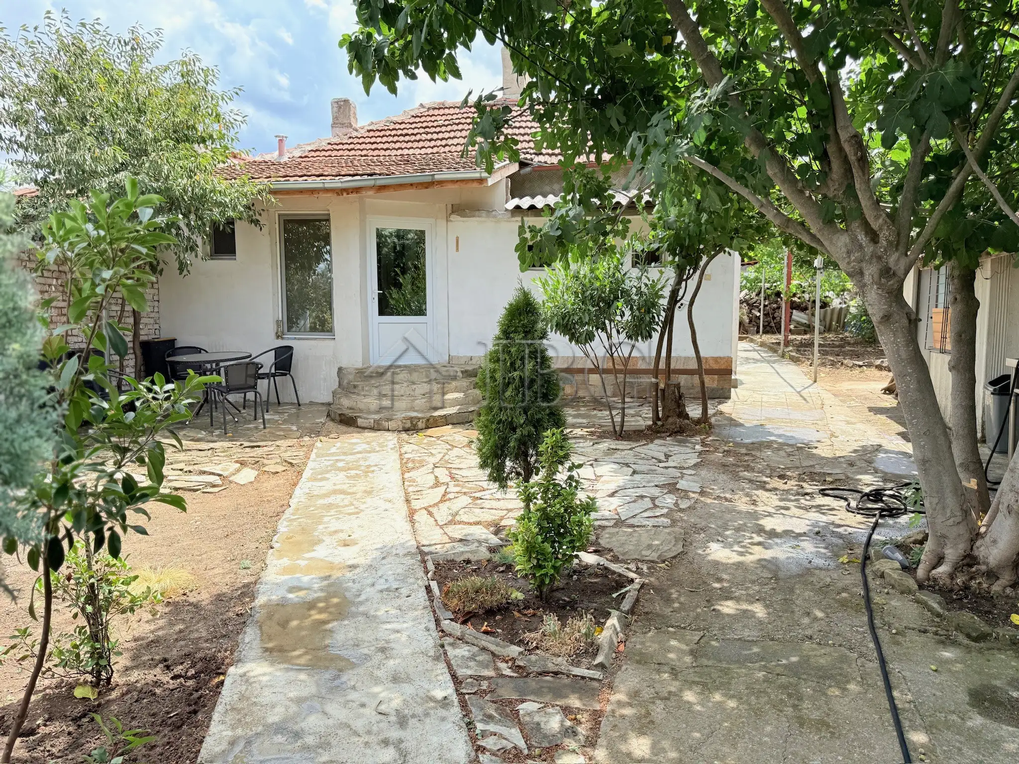 House 75m² in Bulgaria, Sredets. Priced at 85000€ rent photo-1