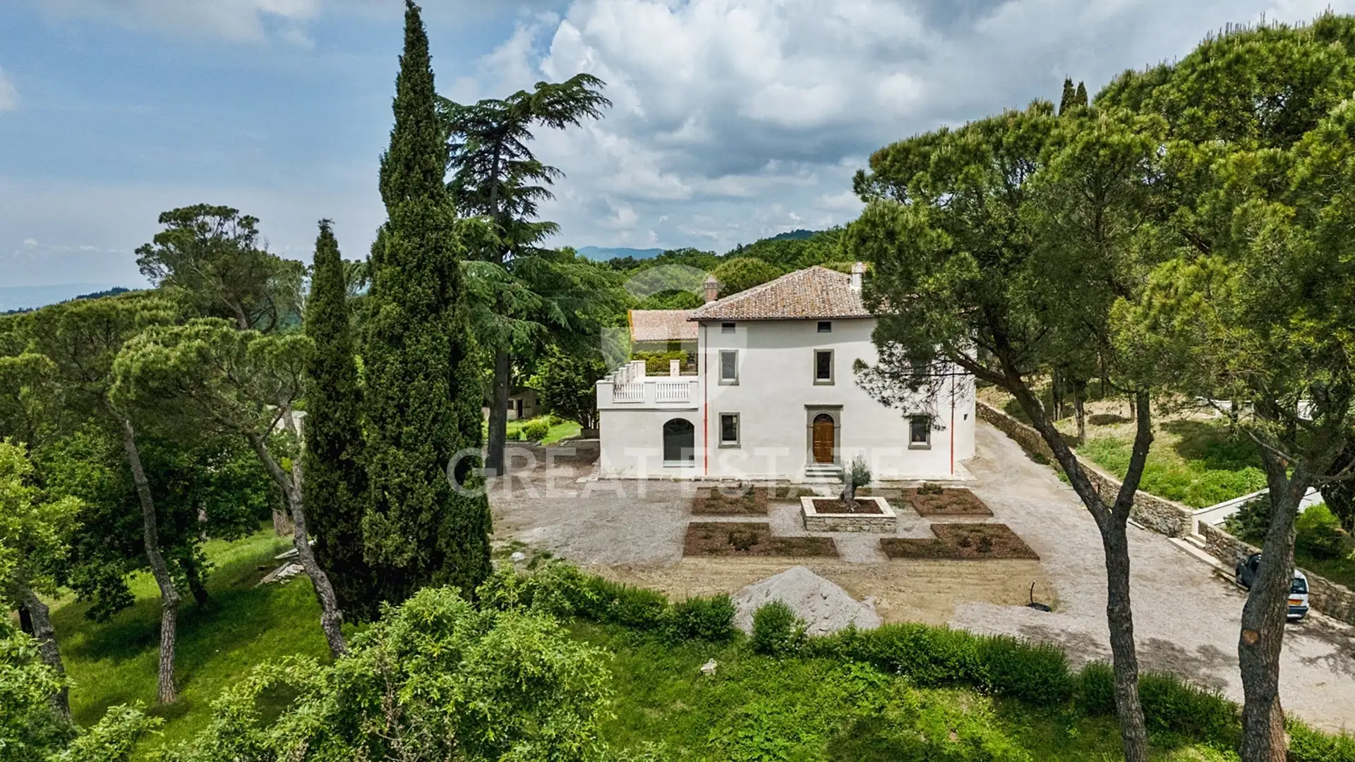 House 1071m² in Italy, Perugia. Priced at 4200000€ rent photo-3