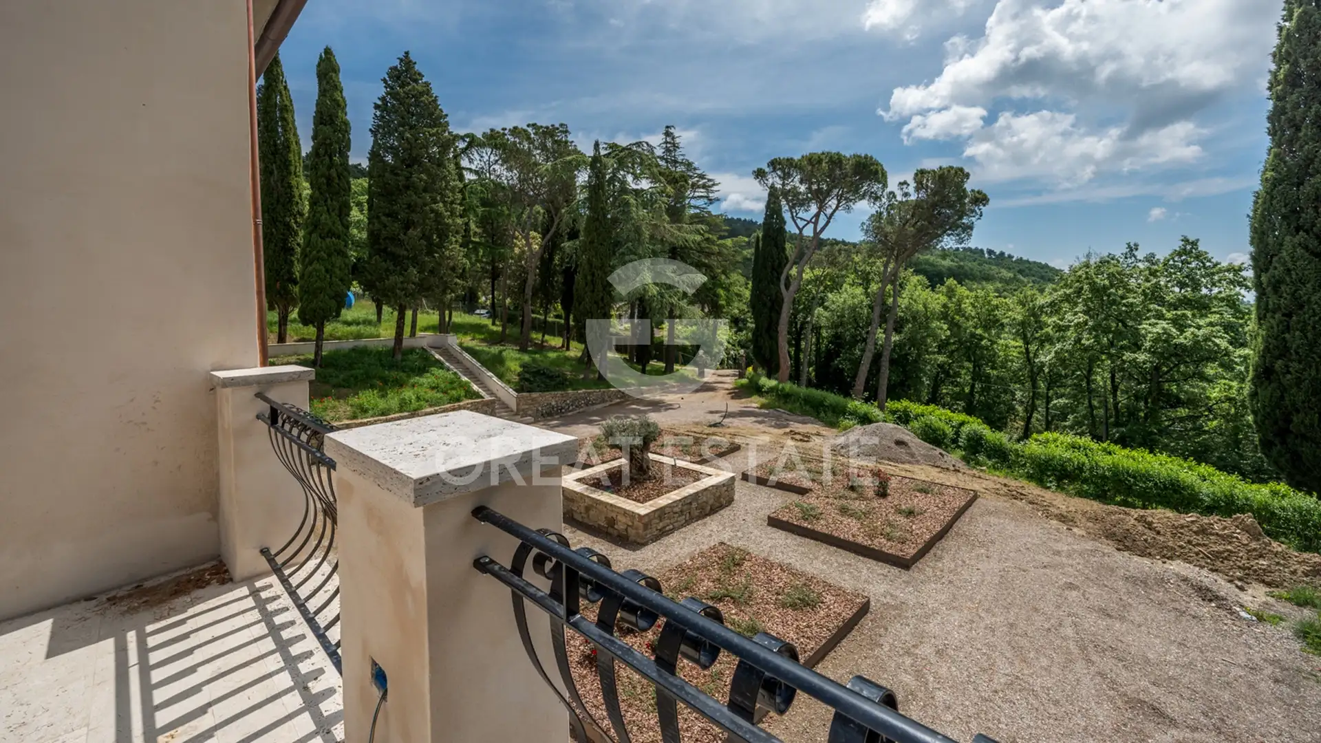 House 1071m² in Italy, Perugia. Priced at 4200000€ rent photo-9