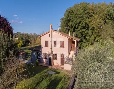 Buy in Italy for 500000€