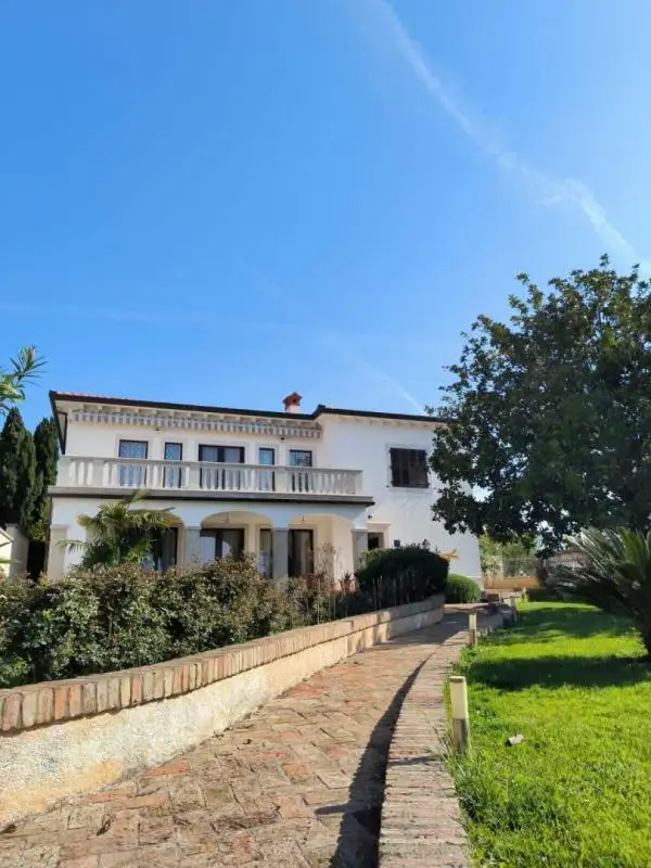 Villa 380m² in Croatia, Umag. Priced at 1850000€ rent photo-10