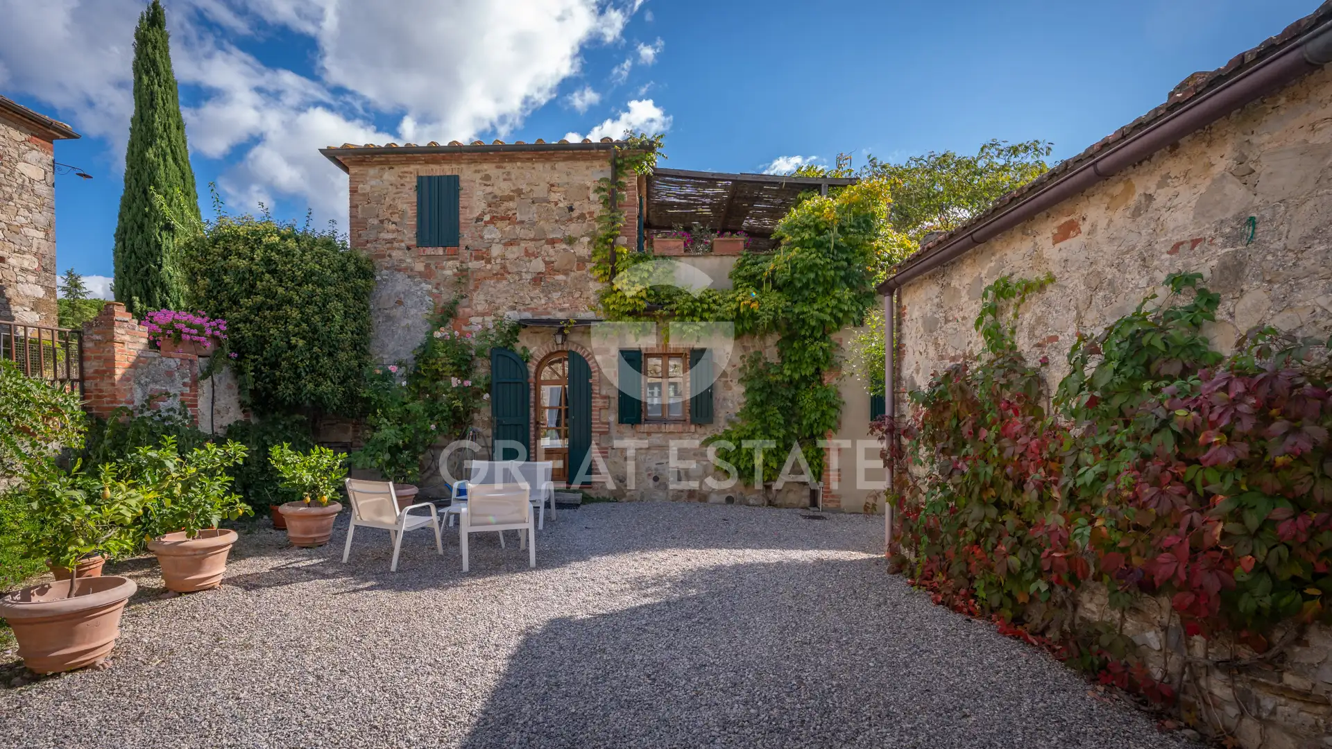 House 798m² in Italy, Siena. Priced at 2750000€ rent photo-6