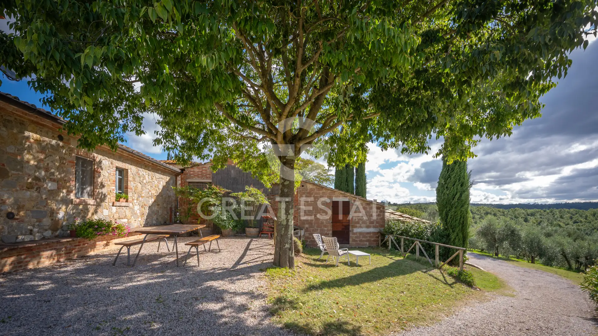 House 798m² in Italy, Siena. Priced at 2750000€ rent photo-8