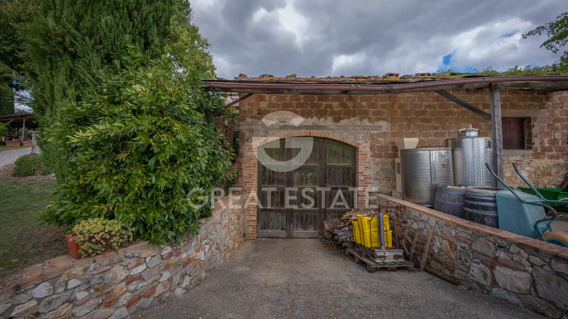 House 798m² in Italy, Siena. Priced at 2750000€ rent photo-14