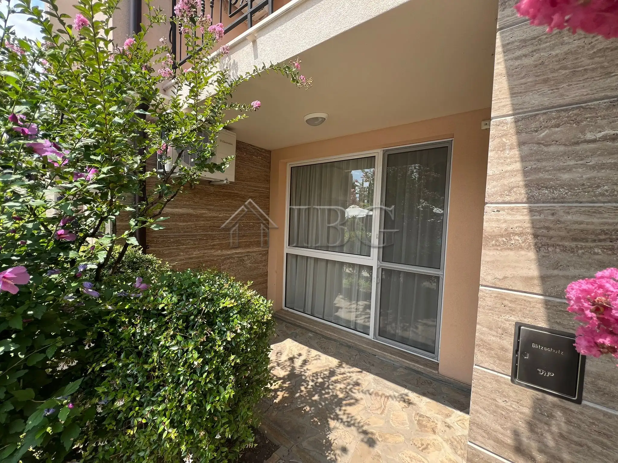 Flat 74m² in Bulgaria, Sunny Beach. Priced at 99000€ rent photo-1