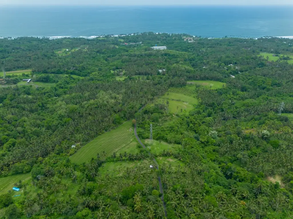 Land 0m² in Indonesia, Balian. Priced at 78200$ rent photo-9