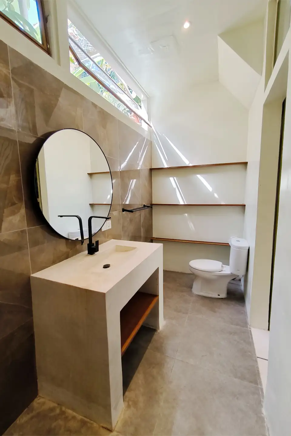 Other Properties 610m² in Indonesia, Canggu. Priced at 1500000$ rent photo-2