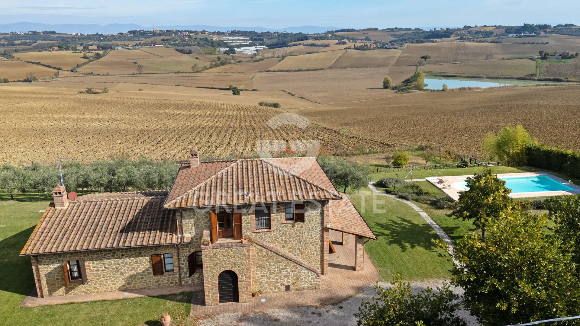 House 326m² in Italy, Perugia. Priced at 860000€ rent photo-1