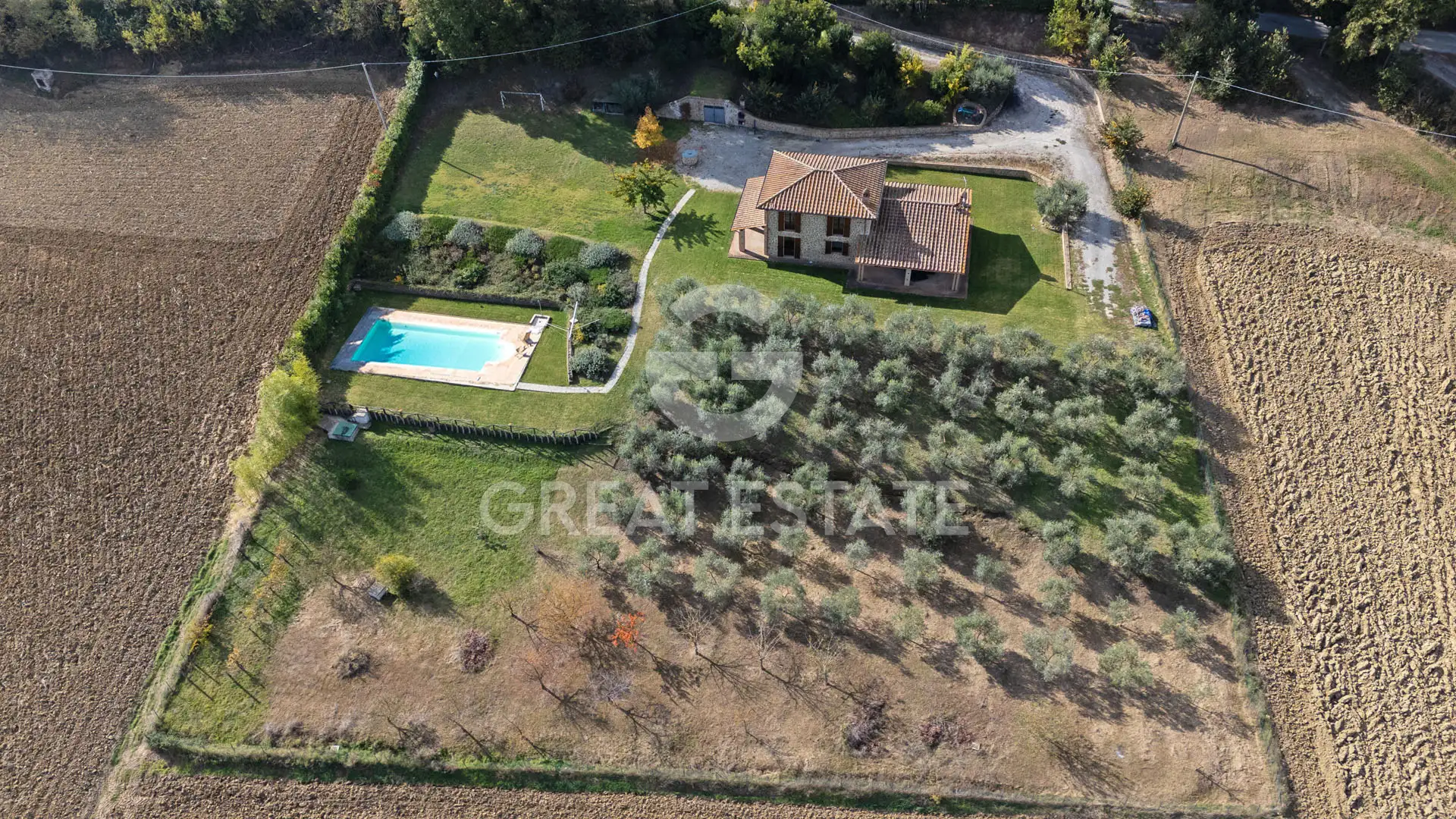 House 326m² in Italy, Perugia. Priced at 860000€ rent photo-2