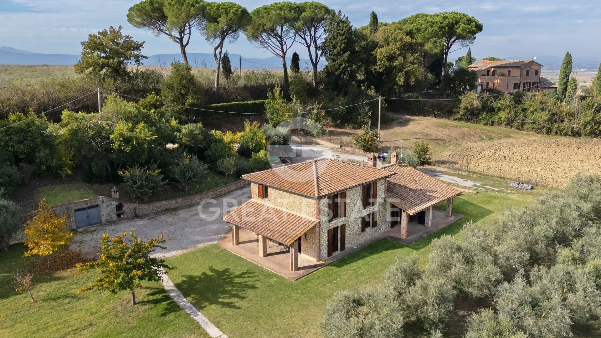 House 326m² in Italy, Perugia. Priced at 860000€ rent photo-3