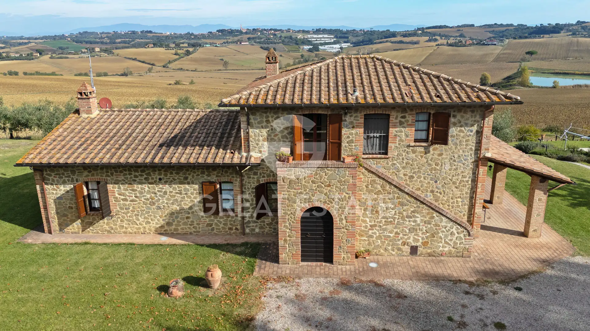 House 326m² in Italy, Perugia. Priced at 860000€ rent photo-4
