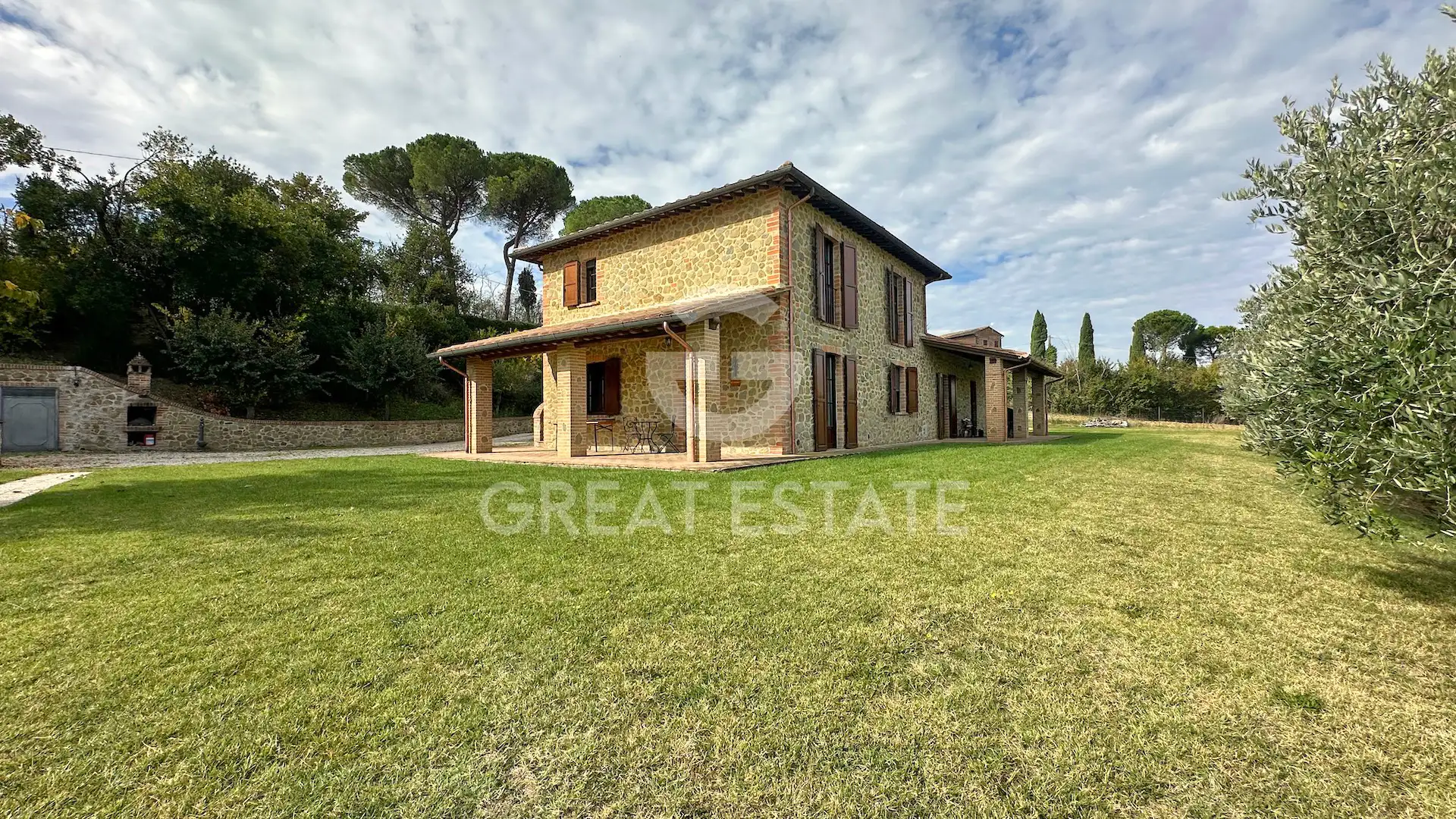 House 326m² in Italy, Perugia. Priced at 860000€ rent photo-5