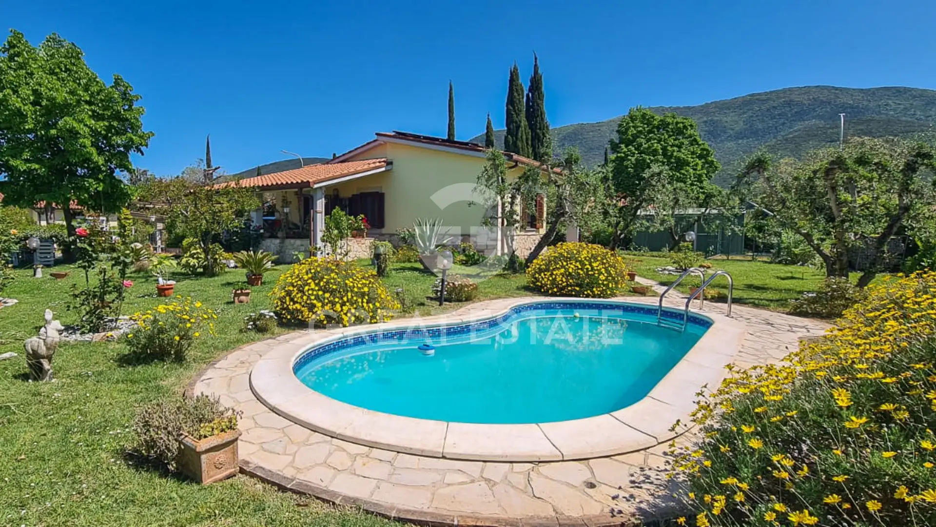 House 171m² in Italy, Terney. Priced at 245000€ rent photo-1