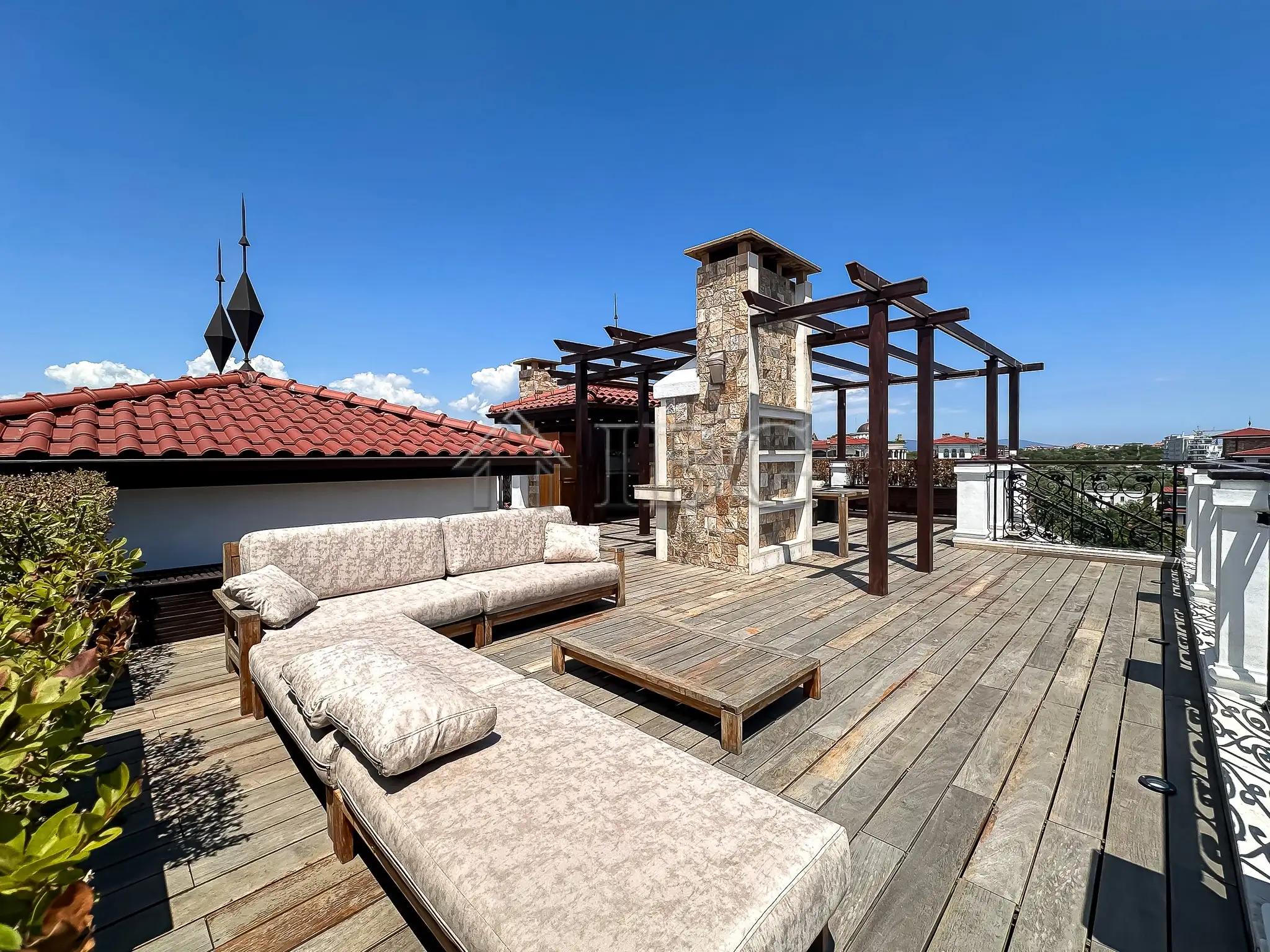 Flat 322m² in Bulgaria, Nessebar. Priced at 385000€ rent photo-4