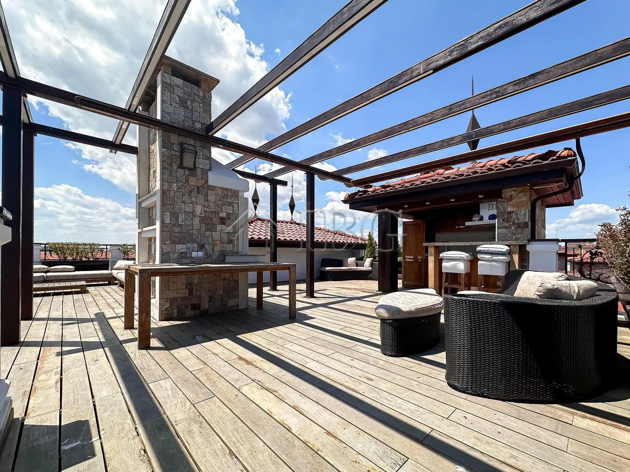 Flat 322m² in Bulgaria, Nessebar. Priced at 385000€ rent photo-9