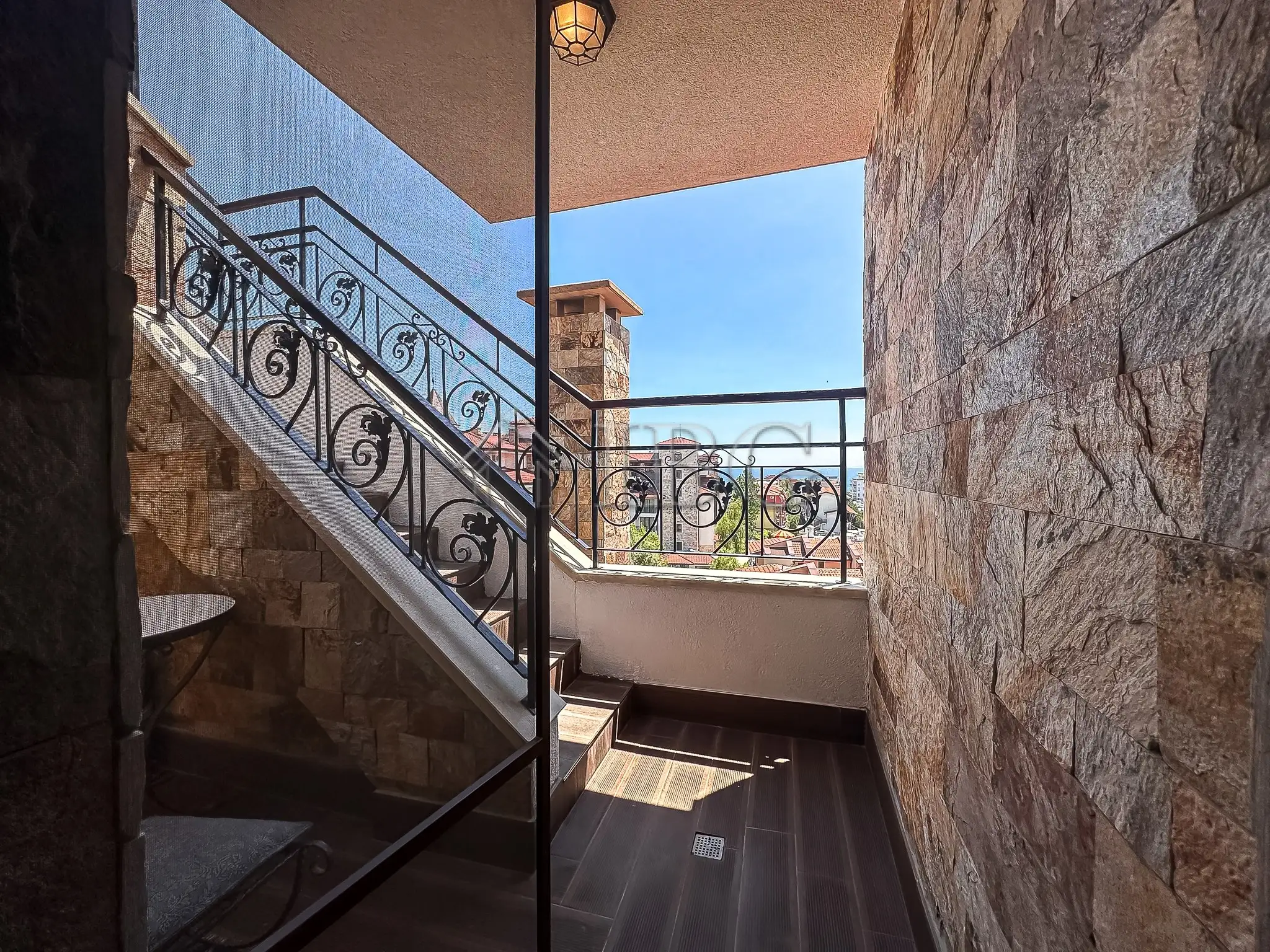 Flat 322m² in Bulgaria, Nessebar. Priced at 385000€ rent photo-11