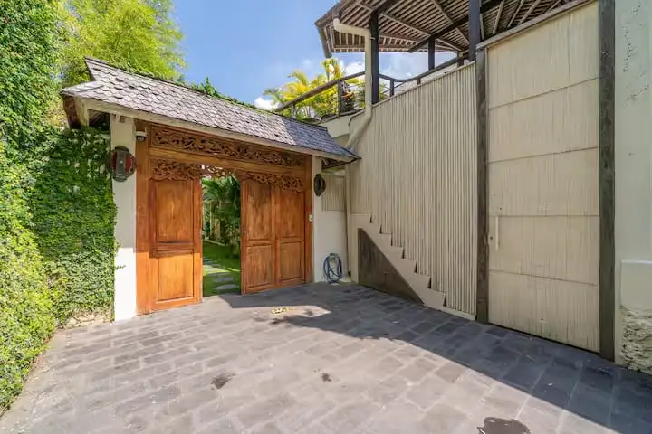 Villa 450m² in Indonesia, Canggu. Priced at 65000$ rent photo-2