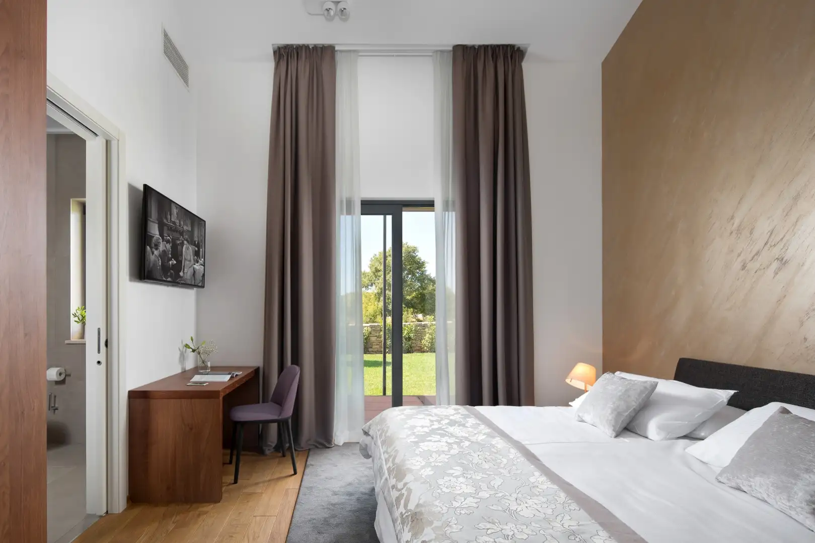 Villa 360m² in Croatia, Bale. Priced at 2500000€ rent photo-24