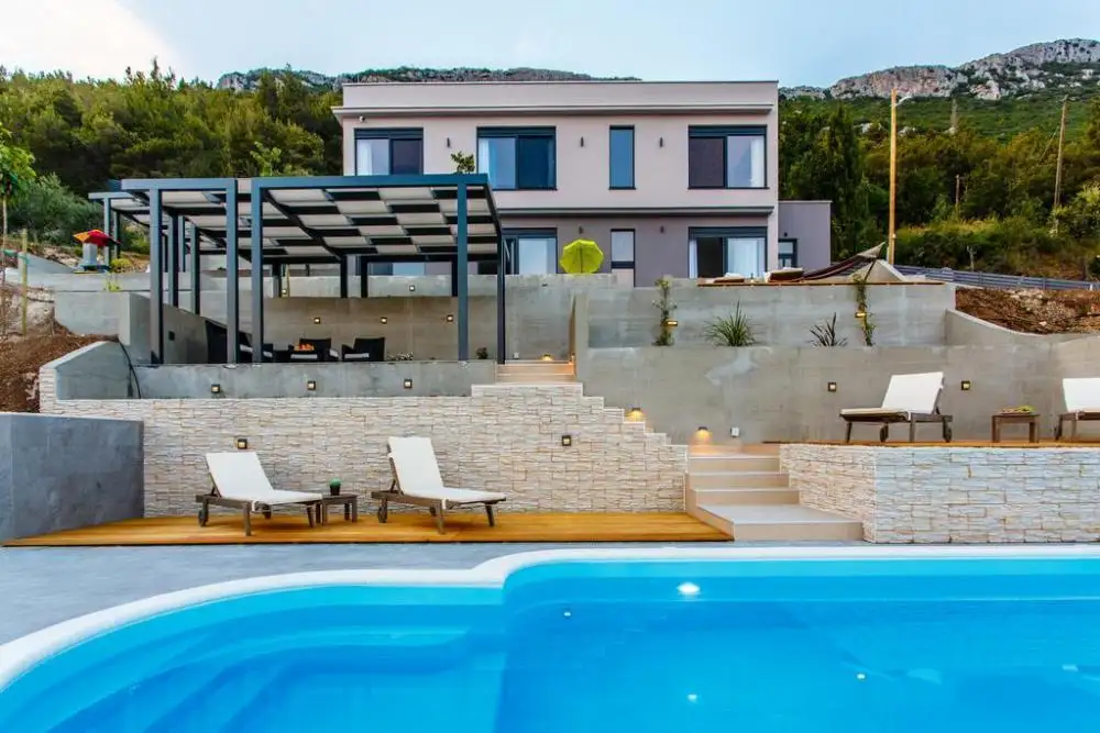 Villa 355m² in Croatia, Split. Priced at 1390000€ rent photo-3