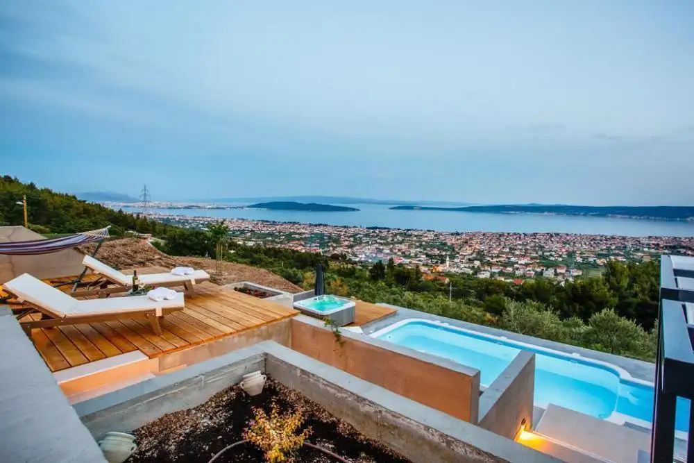 Villa 355m² in Croatia, Split. Priced at 1390000€ rent photo-6