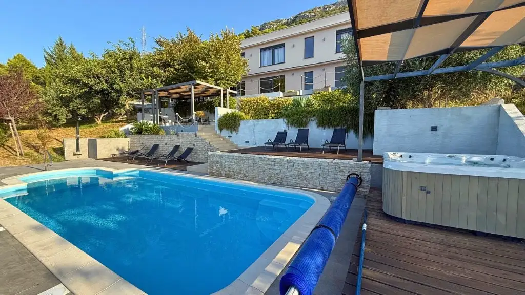 Villa 355m² in Croatia, Split. Priced at 1390000€ rent photo-16