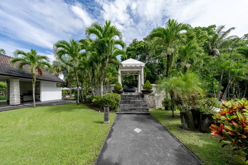 Other Properties 2288m² in Indonesia, Tabanan. Priced at 4207000$ rent photo-6