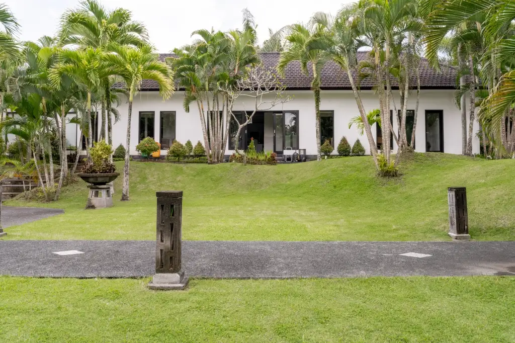 Other Properties 2288m² in Indonesia, Tabanan. Priced at 4207000$ rent photo-13